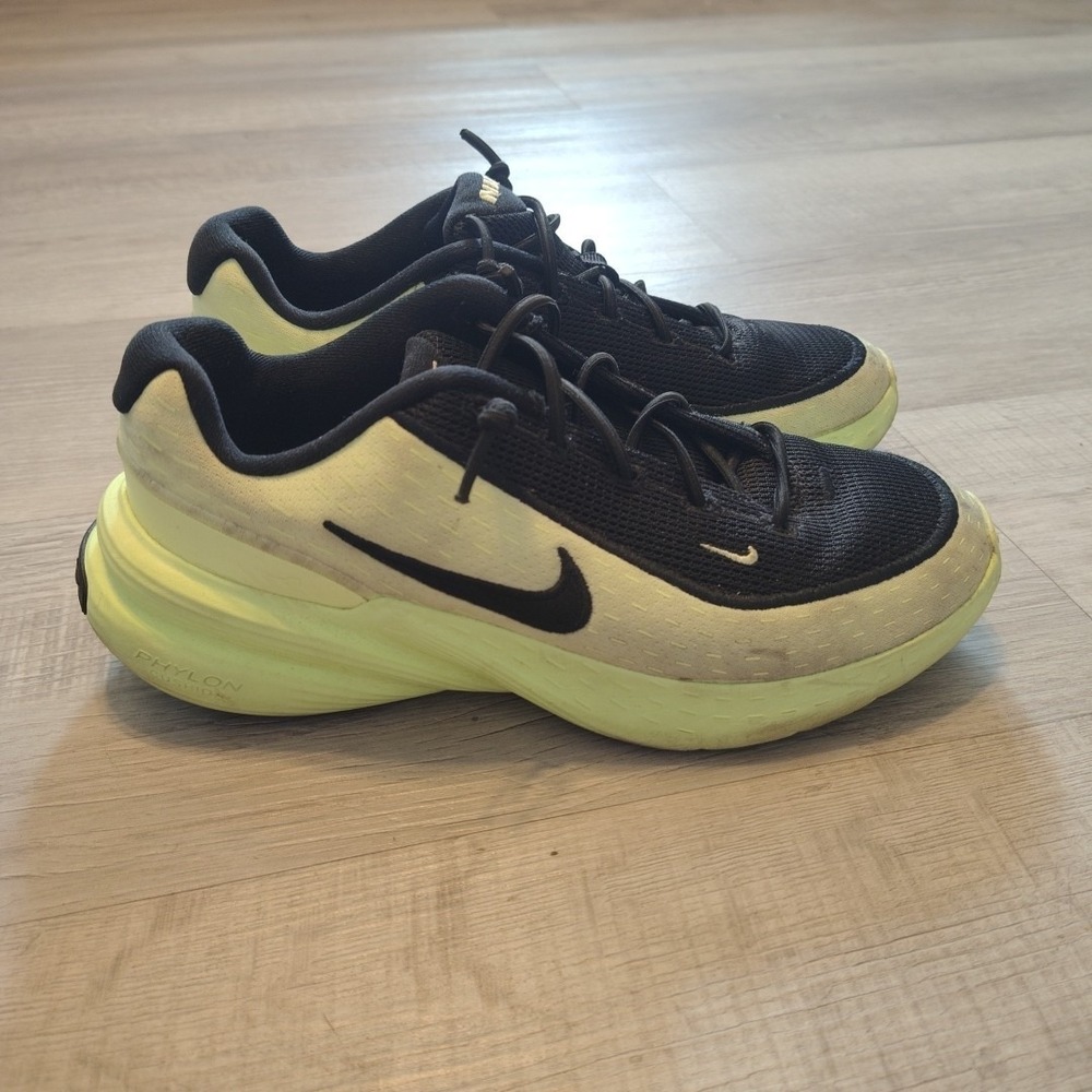 Nike Uplift SC Running Shoes phylon neon green 5.5 youth Sports Culture
